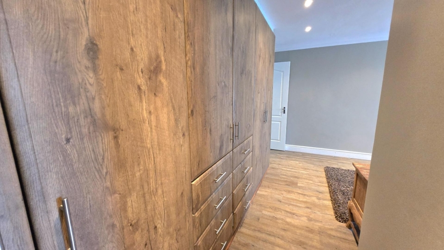 4 Bedroom Property for Sale in Kleinbaai Western Cape